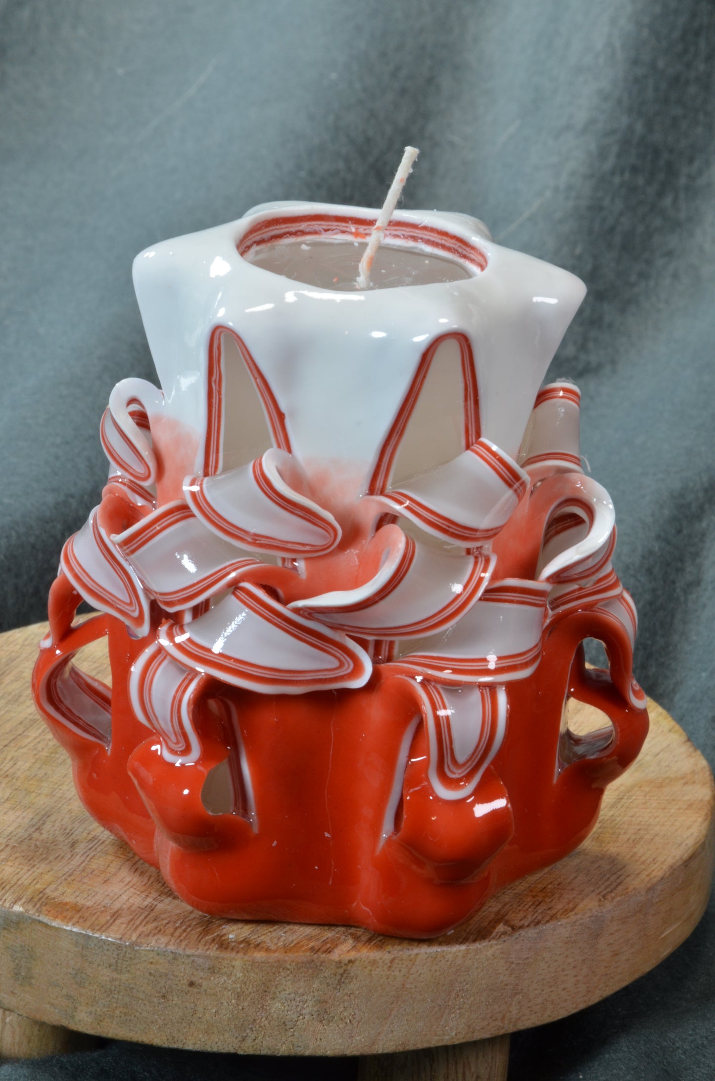 Collectie 2025: Exclusieve Gesneden Kaars, Hoogte: 11 cm, Breedte: 10 cm - s/n: 51806