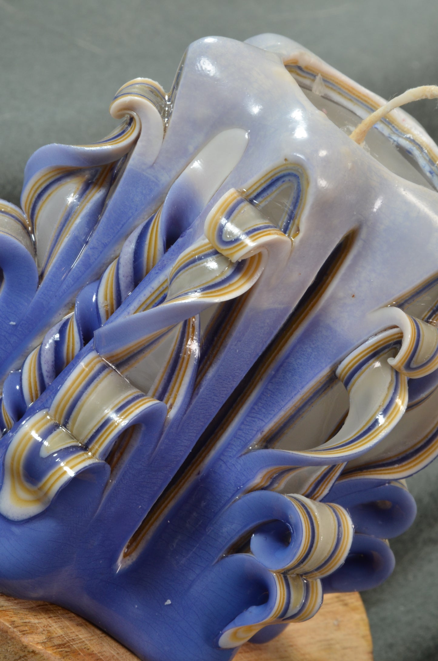 Collectie 2025: Exclusieve Gesneden Kaars, Hoogte: 11 cm, Breedte: 10 cm - s/n: 51817