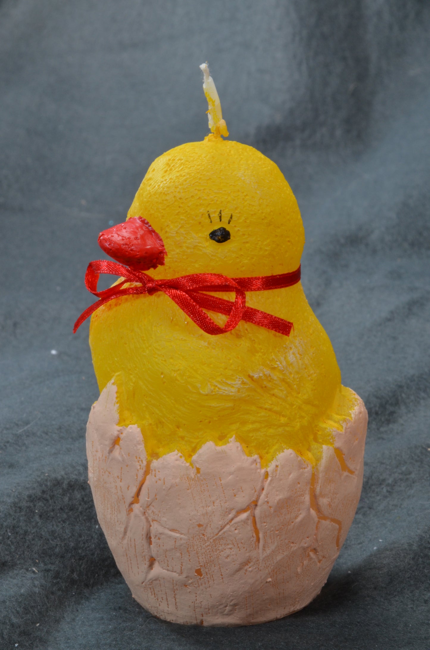 Kuikentje in half ei, kaars, hxb: 12,5x7 cm