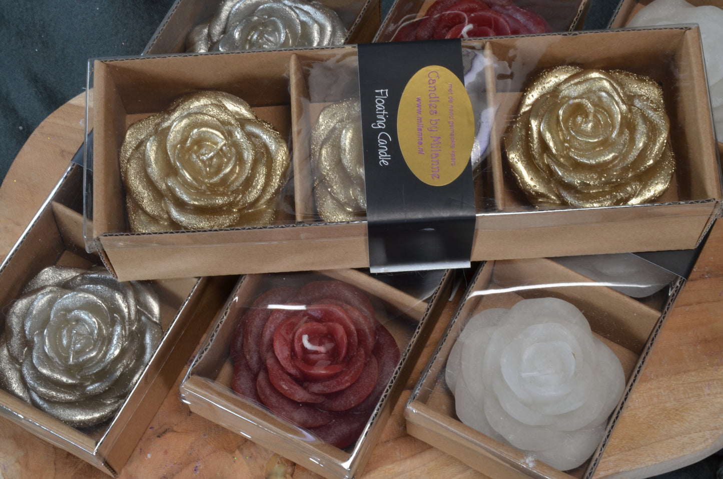 Bloemen Drijfkaars 7x7 cm, hoogte 4 cm Iin Metallic GOUD set van 3 stuks