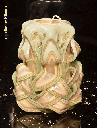 Collectie 2025:  Exclusieve Gesneden Kaars, Hoogte: 16 cm, Breedte: 11 cm - s/n: 50234