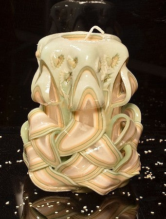 Collectie 2025:  Exclusieve Gesneden Kaars, Hoogte: 16 cm, Breedte: 11 cm - s/n: 50234