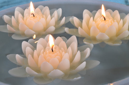 Special 2025: XXL Leli drijfkaars WIT, - 15x6 cm - Gemaakt door Candles by Milanne - BEKIJK VIDEO