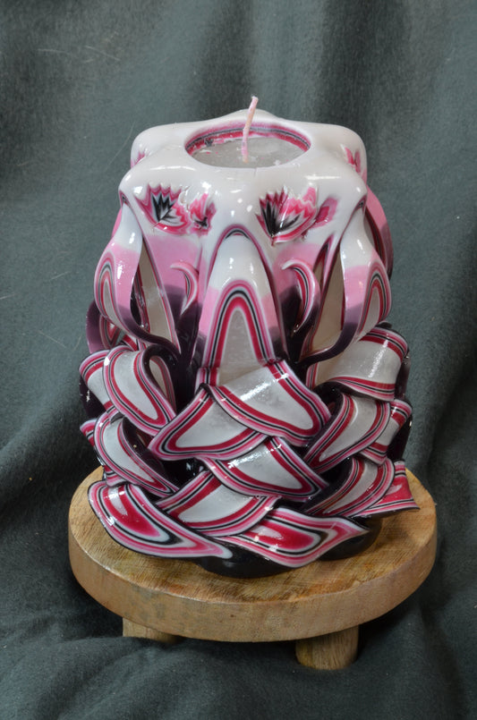 Collectie 2025:  Exclusieve Gesneden Kaars, Hoogte: 16 cm, Breedte: 11 cm - s/n: 51702