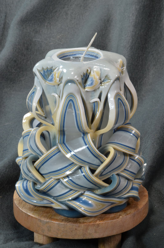 Collectie 2025:  Exclusieve Gesneden Kaars, Hoogte: 16 cm, Breedte: 11 cm - s/n: 51706