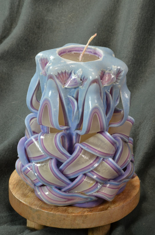 Collectie 2025:  Exclusieve Gesneden Kaars, Hoogte: 16 cm, Breedte: 11 cm - s/n: 51709