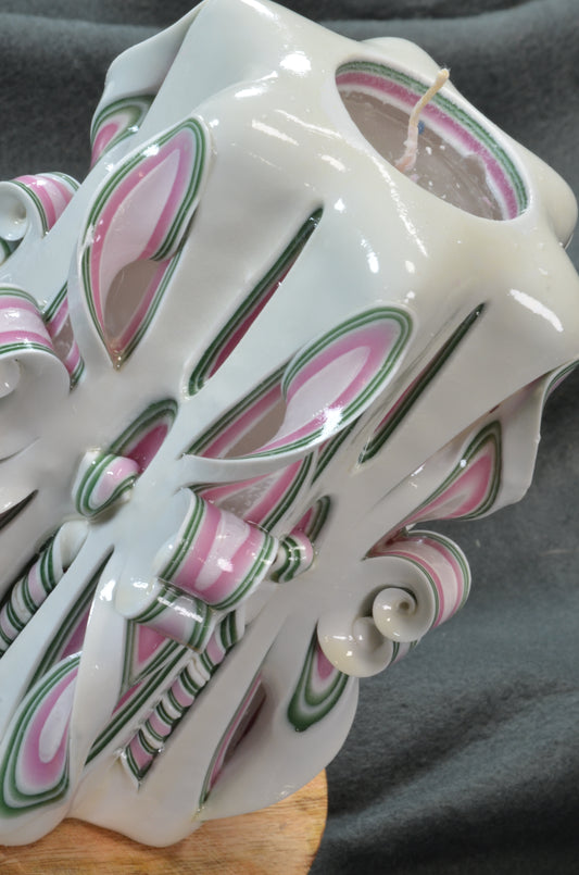 Collectie 2025:  Exclusieve Gesneden Kaars, Hoogte: 16 cm, Breedte: 11 cm - s/n: 51713