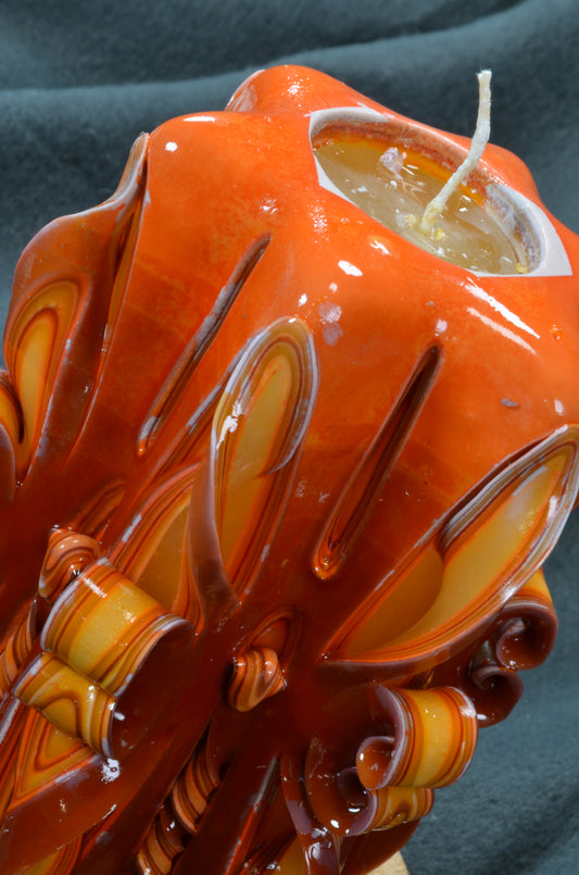 Collectie 2025:  Exclusieve Gesneden Kaars, Hoogte: 16 cm, Breedte: 11 cm - s/n: 51714