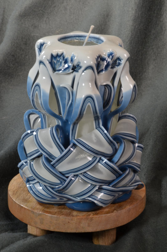 Collectie 2025:  Exclusieve Gesneden Kaars, Hoogte: 16 cm, Breedte: 11 cm - s/n: 51717
