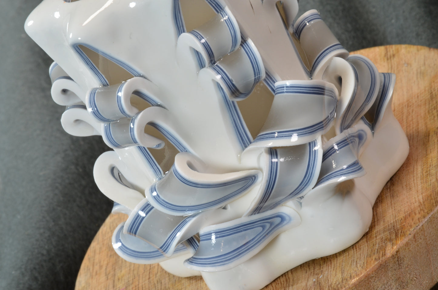 Collectie 2025:  Exclusieve Gesneden Kaars, Hoogte: 11 cm, Breedte: 10 cm - s/n: 51805