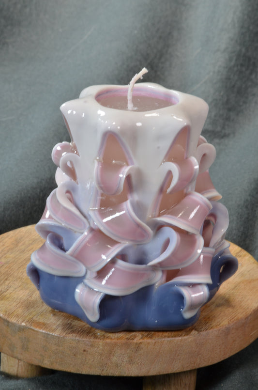Collectie 2025:  Exclusieve Gesneden Kaars, Hoogte: 11 cm, Breedte: 10 cm - s/n: 51811