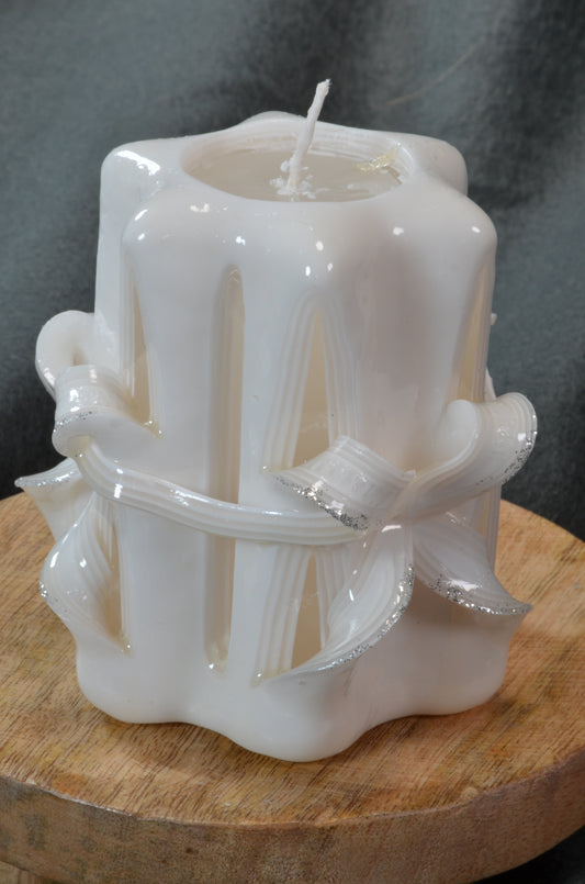 Collectie 2025:  Exclusieve Gesneden Kaars, Hoogte: 11 cm, Breedte: 10 cm - s/n: 51819