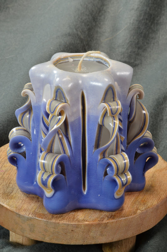 Collectie 2025:  Exclusieve Gesneden Kaars, Hoogte: 11 cm, Breedte: 10 cm - s/n: 51817