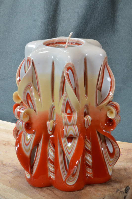 Collectie 2025:  Exclusieve Gesneden Kaars, Hoogte: 16 cm, Breedte: 11 cm - s/n: 51099